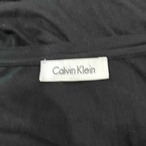 Calvin Klein
Plus Size Scoop Neck Sleeveless Smocked Knit Jersey Maxi Dress - Picture 6 of 13